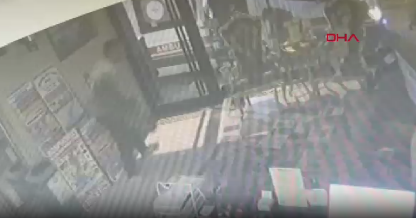 Böcek ailesinin otelde kilitli kaldığı anlar; ambulans kapıda bekledi