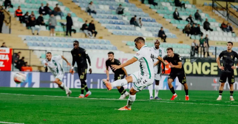 Trendyol 1. Lig: İstanbulspor: 3 - Sakaryaspor: 3