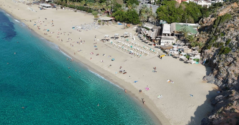 Rize’nin yaylalarında kar Alanya’da güneş