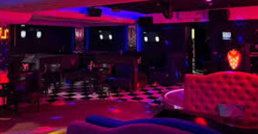 Sosyal medyadan sahte kadın profiliyle kandırdıkları erkeklere eğlence mekanında 10 kat hesap ödetmişler