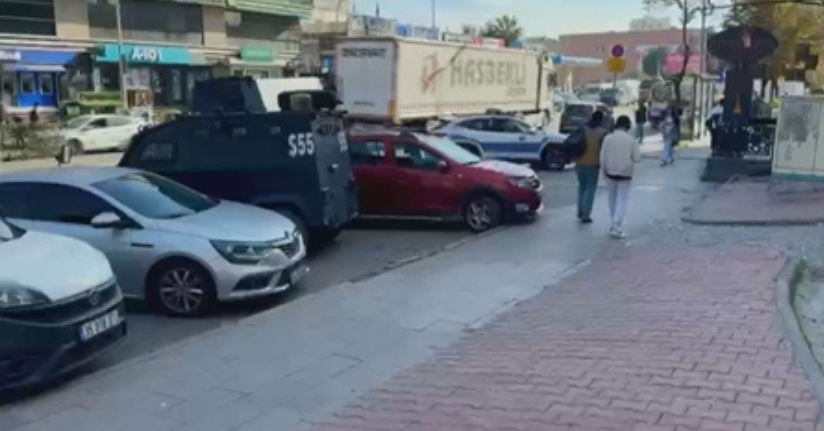  Esenyurt'ta kaldırımda el bombası bulundu