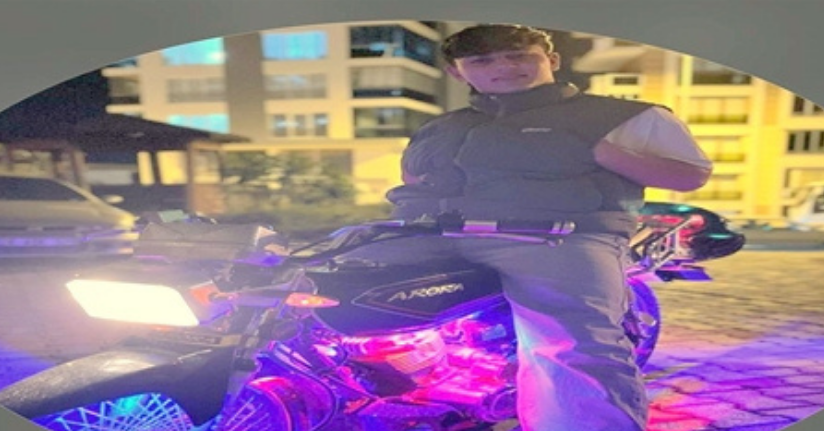 Minibüsle çarpışan motosikletin ehliyetsiz sürücüsü öldü