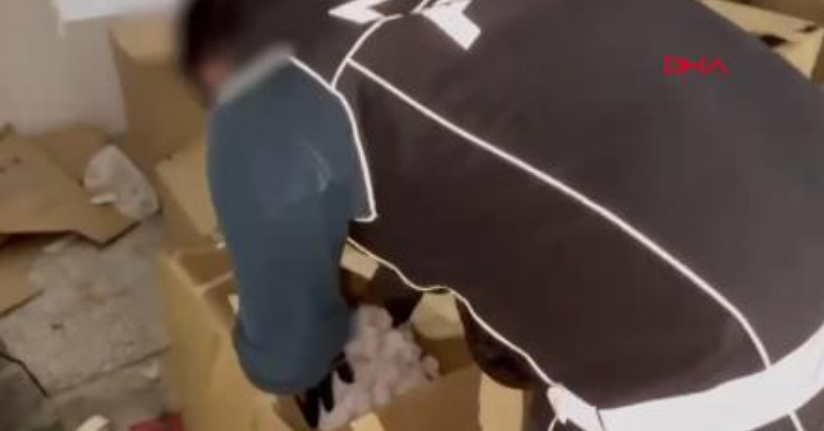 İzmir'de 2 milyon 309 bin 774 adet sentetik ecza hap ele geçirildi