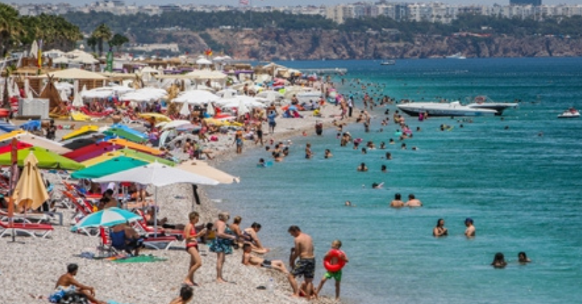 Antalya tatilini Ruslar 'sıcak', Almanlar 'serin' havada tercih etti