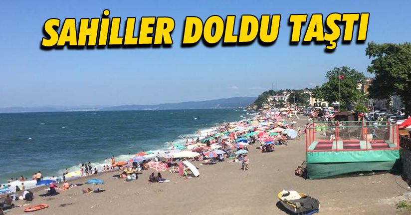 Akçakoca’da plajlar doldu taştı