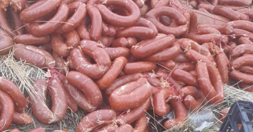 Ankara’da yüzlerce kilo et ürünü boş araziye atıldı