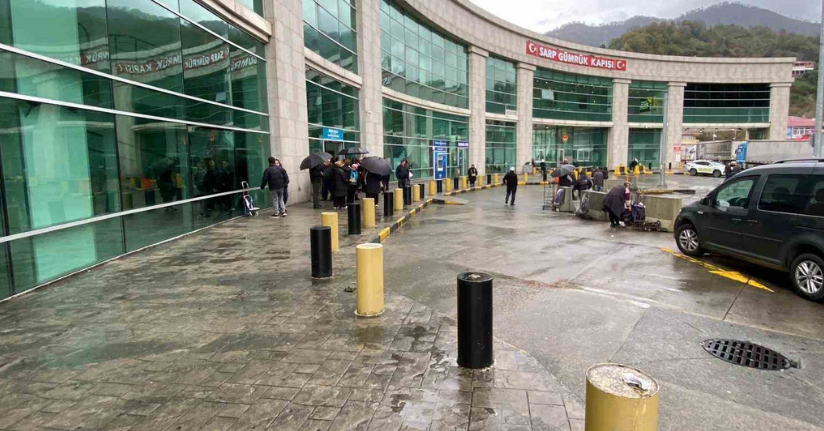 Gürcistan’a gidebilmek için sadece kimlik ve pasaport artık yeterli olmayacak