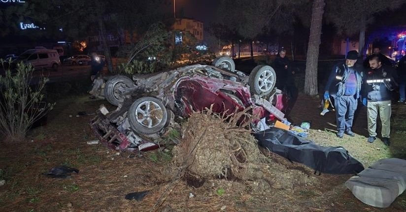 Otomobil, takla atarak çarptığı ağacı kökünden söktü: 1 ölü