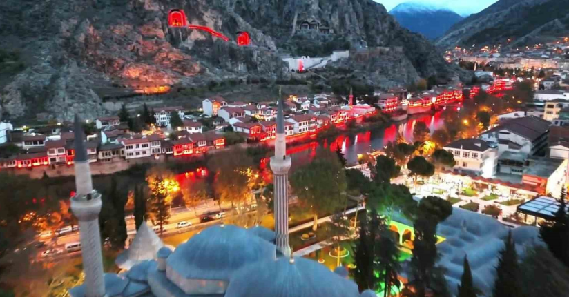 Amasya’nın dünya mirası Harşena Dağı ve Yalıboyu Evleri’ne yeni sistem ışıklandırma