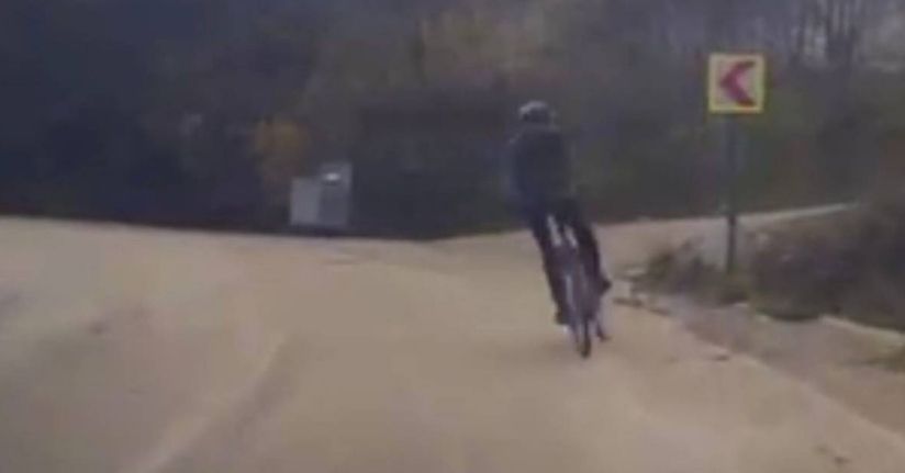 Bisikletlilerin tehlikeli eğlencesi faciaya yol açıyordu: 1 yaralı