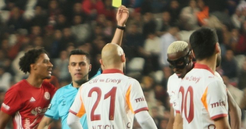 Victor Osimhen cezalı duruma düştü