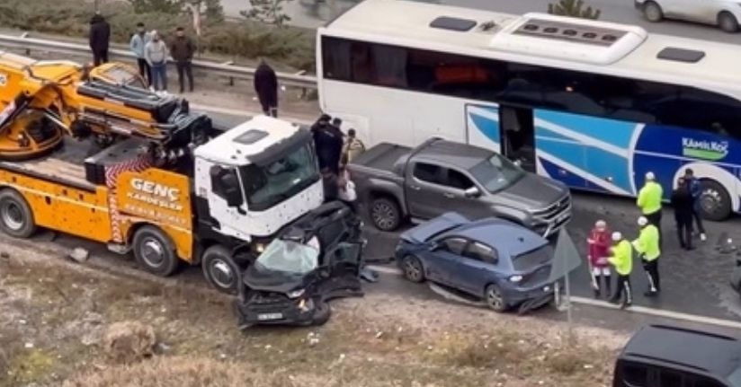 Ankara'da vinç, 13 araca çarptı; 5 yaralı