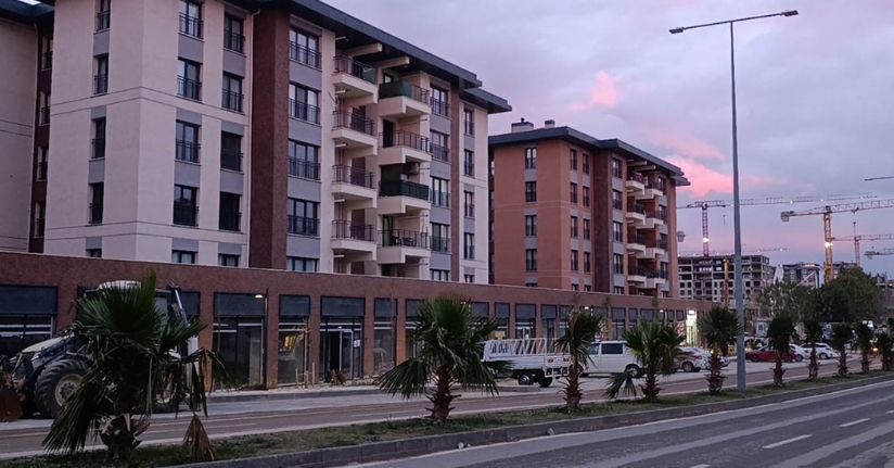 Ebrar Sitesi çevresinde ticari hayat yeniden canlanıyor