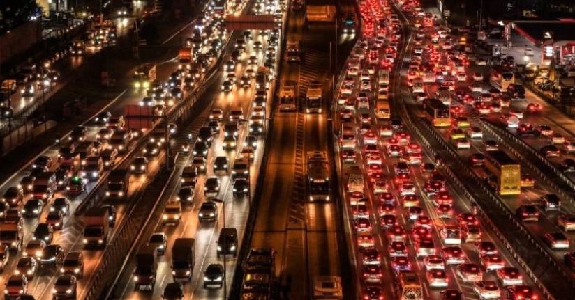 İstanbul Cevizlibağ’da trafik yoğunluğu havadan görüntülendi