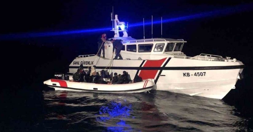 İzmir’de 24 saatte 99 göçmen, 3 kaçakçı yakalandı