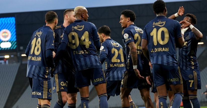 Fenerbahçe, ligde ilk yarıyı namağlup kapattı