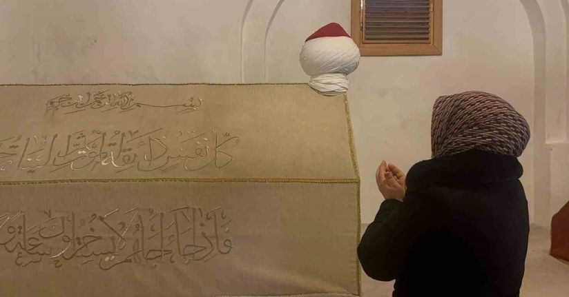 Batı Karadeniz’in fatihi Emir Karatekin Bey’in kabrini her yıl binlerce kişi ziyaret ediyor