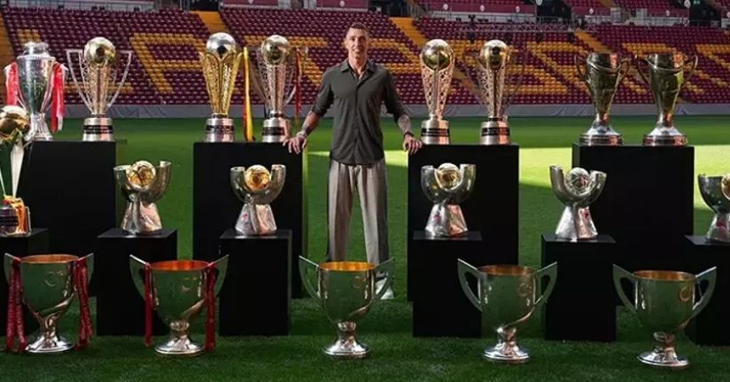 Fernando Muslera tarihe geçti! Bir yılda iki kıta, dört kupa