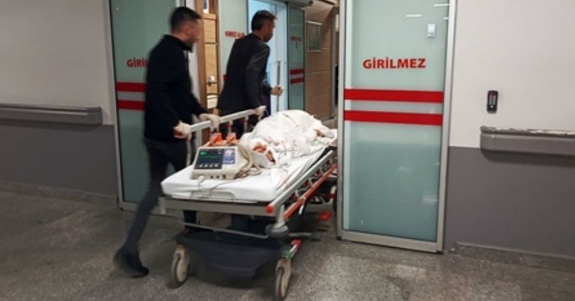 Boşanma aşamasındaki eşini eve kadar takip edip bıçakladı