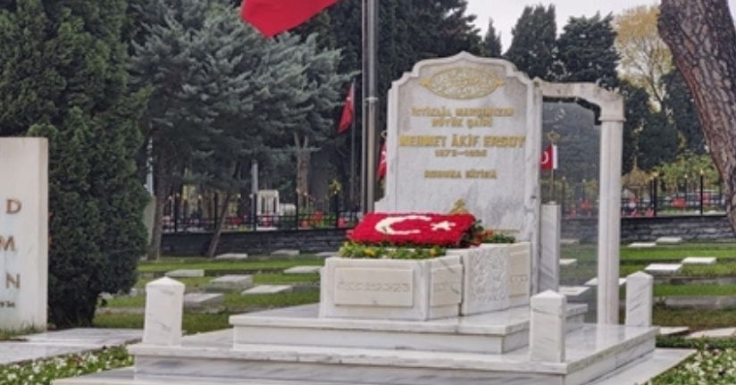  Mehmet Akif Ersoy vefatının 89’uncu yılında mezarı başında anıldı