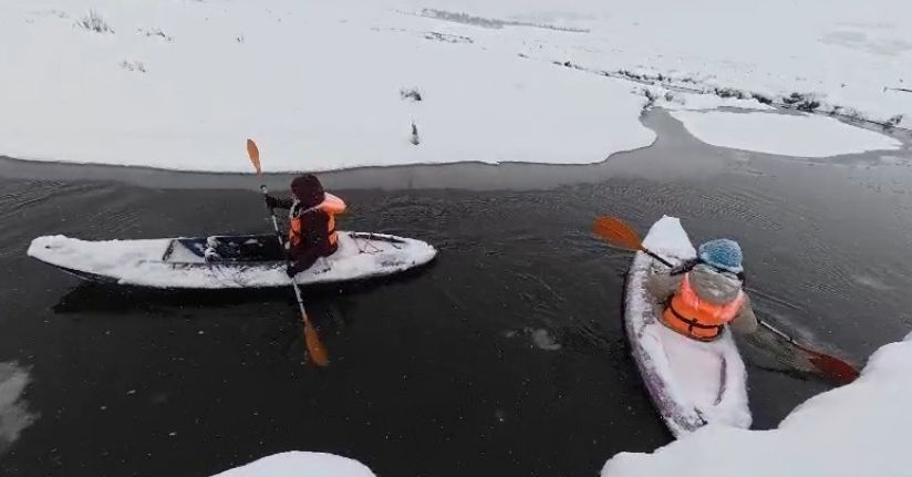 Tokat-Ordu sınırında donan mendereslerde kano yaptılar