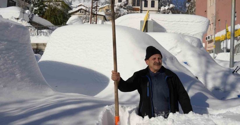 İlçeler kara gömüldü, ortaya çıkan manzara şaşırttı