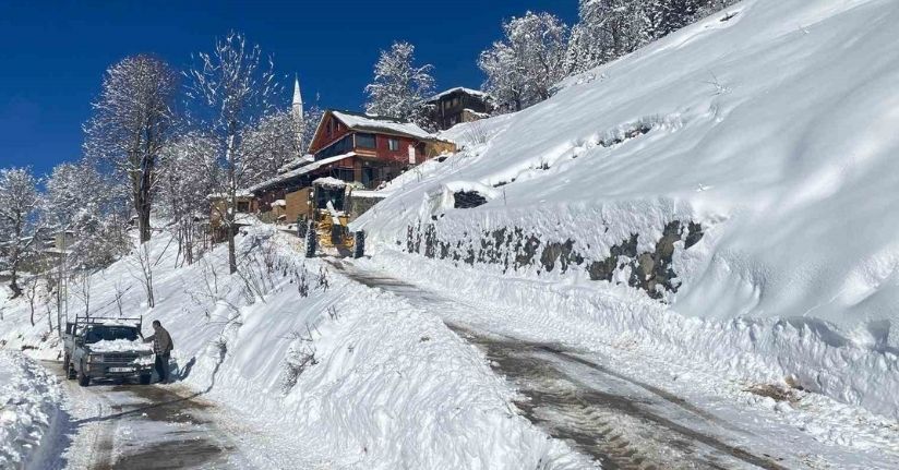 Rize’de 206 köy yolu kar nedeniyle ulaşıma kapandı