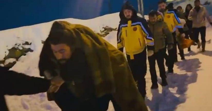 Korkut’ta 110 yaşındaki vatandaş 6 saatlik çalışmayla hastaneye ulaştırıldı