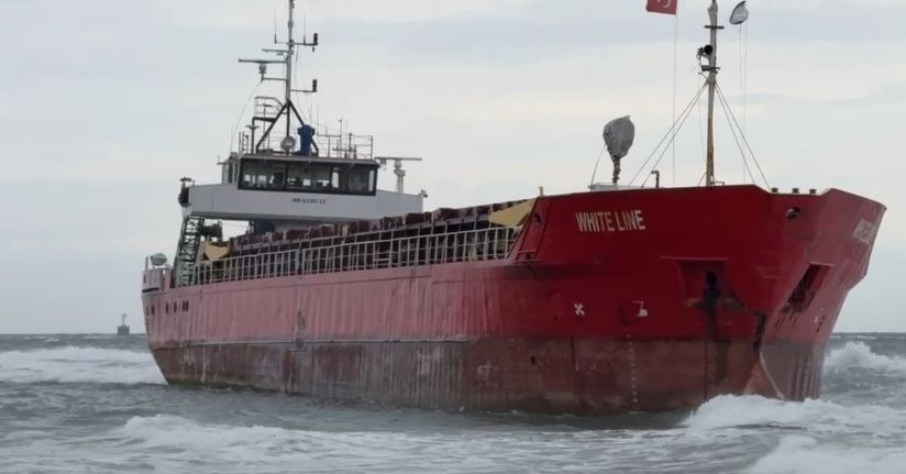 Tekirdağ’da yük gemisi karaya oturdu