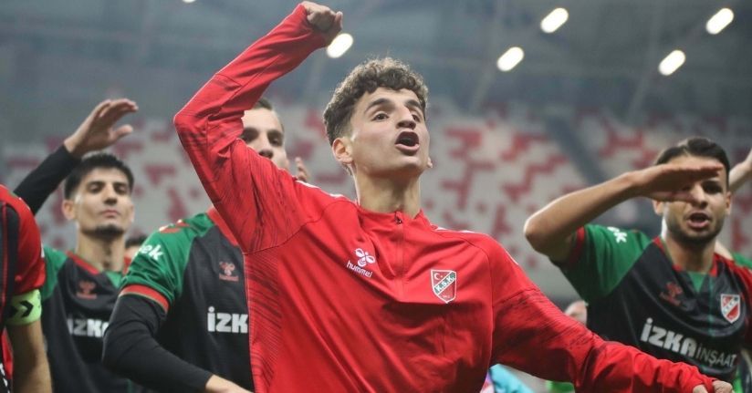 Adem için Karşıyaka ile Fenerbahçe rakam konuşmadı