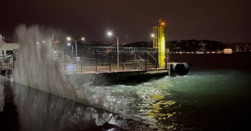 İstanbul’da sabah saatlerinde kuvvetli rüzgar etkili oldu