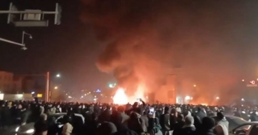 İran’da protestolar sürüyor, internet erişimi tamamen kesildi