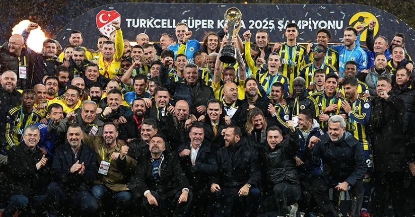 Fenerbahçe, kupayı kaldırdı