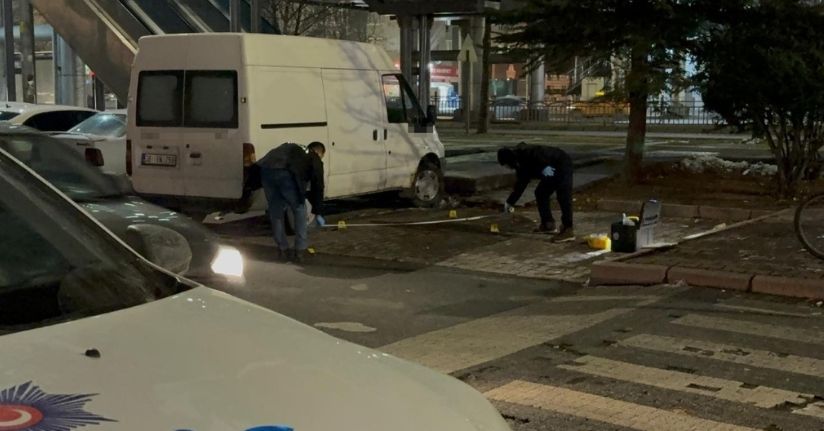 Önce kıyafetlerine laf etti, sonra bıçakladı: 3 yaralı