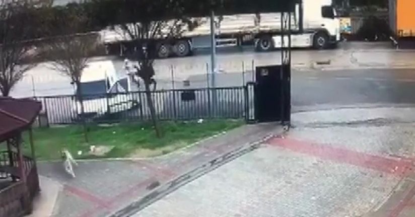 Adana’da silahlı saldırıya uğrayan baba yaralandı, 16 yaşındaki oğlu hayatını kaybetti