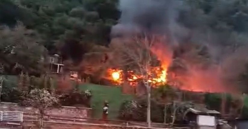 Beşiktaş’ta korkutan yangın: Müştemilat alev alev yandı