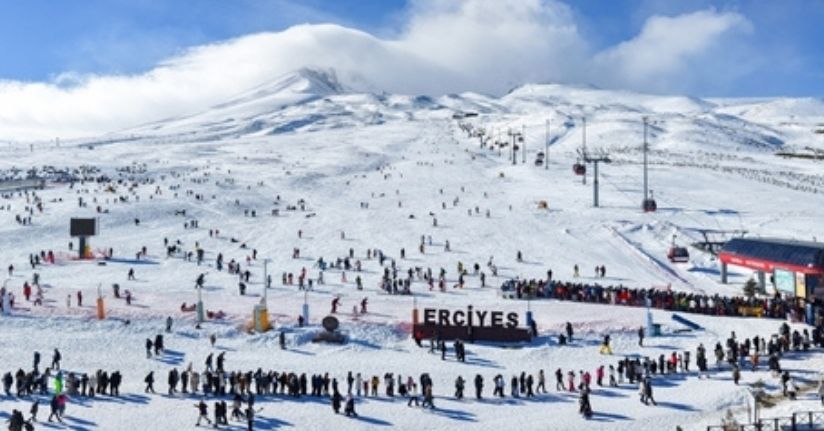 Erciyes Kayak Merkezi'nde yeni sezonun ilk ayında 1 milyon ziyaretçi
