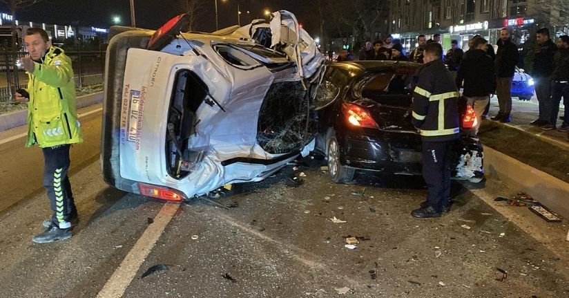 Bursa'da zincirleme kaza: 1 ölü, 1 yaralı