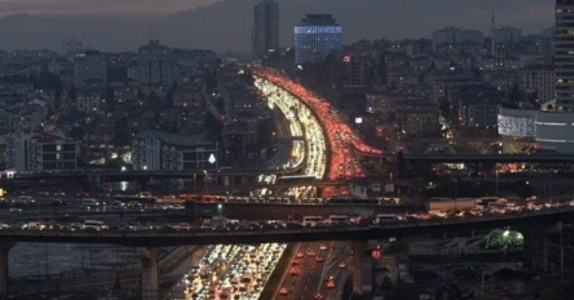  İstanbul'da trafik yoğunluğu yüzde 89'a ulaştı