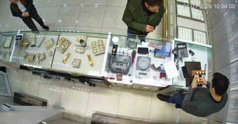 Sahte bilezikleri verip pazarlıkla fazla altın almak isterken yakalandı