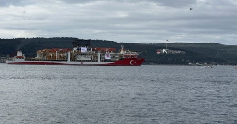 Yıldırım derin deniz sondaj gemisi, Çanakkale Boğazı’ndan geçti