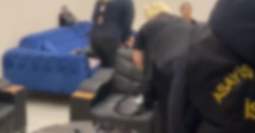 Masaj salonlarına fuhuş operasyonu