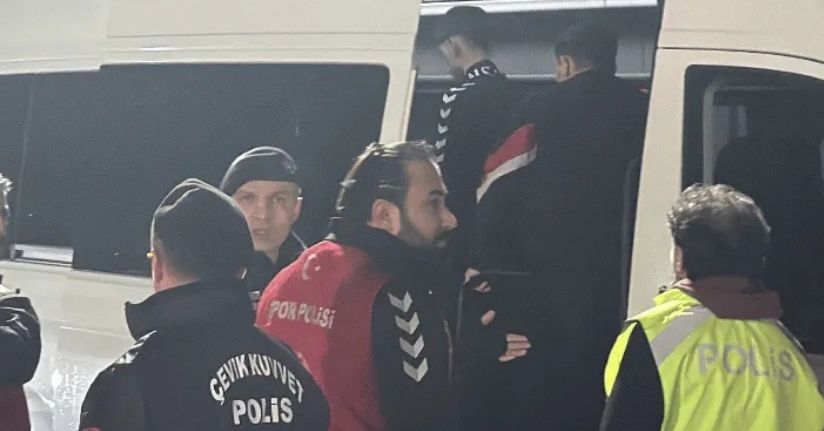 Trabzonspor otobüsünü taşlayan 6 şüpheli yakalandı