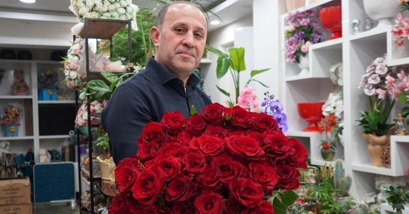 Sevgililer için gül 200, orkide 2 bin liradan başlıyor