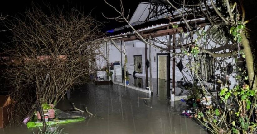 Seydikemer’de su baskını: Evler tahliye edildi