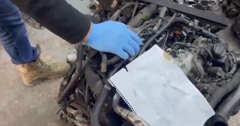 Samsun’da 13 gümrük kaçağı otomobil motoru ele geçirildi