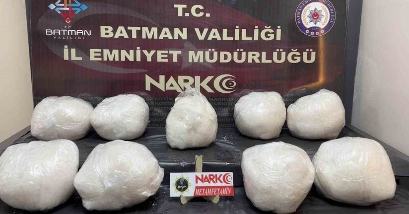 Batman’da yağ tenekelerine gizlenmiş vaziyette 45 kilo metamfetamin ele geçirildi