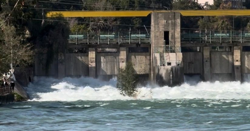 Seyhan Barajı’ndan su tahliyesi sürüyor: Tarlalar su altında kaldı