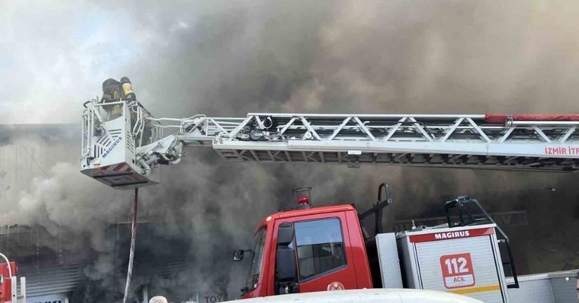 İzmir 6. Sanayi’de yedek parça dükkanında yangın