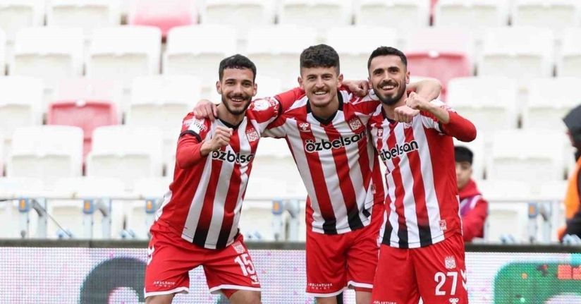 Trendyol 1. Lig: Özbelsan Sivasspor: 4 - Sakaryaspor: 1